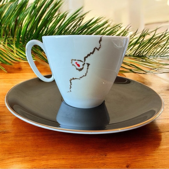 Vintage Noritake Japan Modernist Cup & Glossy Black Saucer Set – Red & Gold - Picture 10 of 11